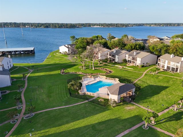 101 Lakeview Terrace D, Montgomery, TX 77356