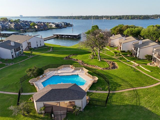 101 Lakeview Terrace D, Montgomery, TX 77356