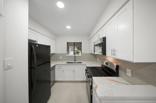 101 Lakeview Terrace D, Montgomery, TX 77356