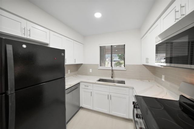 101 Lakeview Terrace D, Montgomery, TX 77356