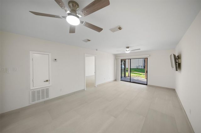 101 Lakeview Terrace D, Montgomery, TX 77356