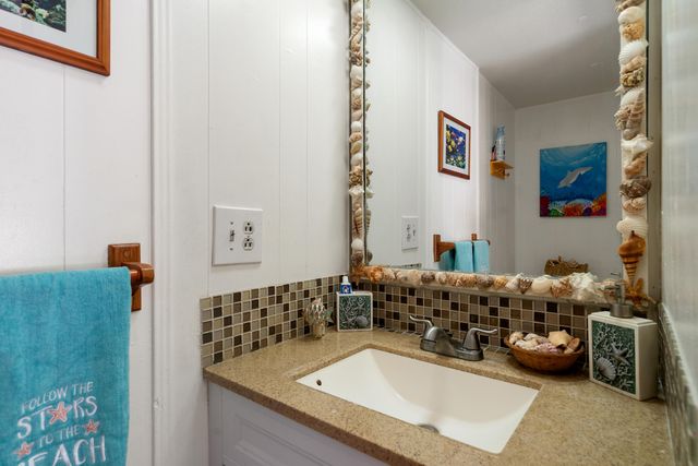 464 Bowie Lane, Key Largo, FL 33037