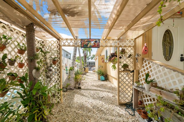 464 Bowie Lane, Key Largo, FL 33037