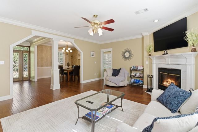 89 Twin Oaks Trace, Hattiesburg, MS 39402