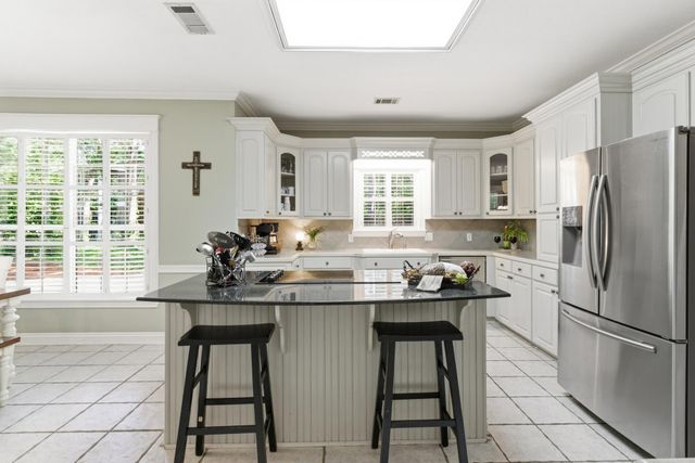 89 Twin Oaks Trace, Hattiesburg, MS 39402