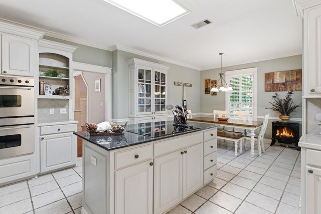 89 Twin Oaks Trace, Hattiesburg, MS 39402
