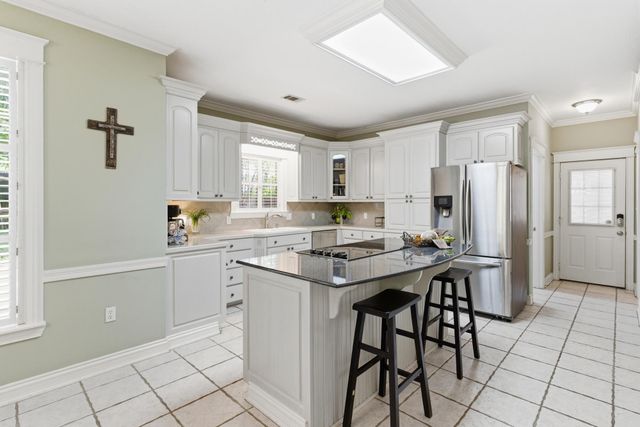 89 Twin Oaks Trace, Hattiesburg, MS 39402