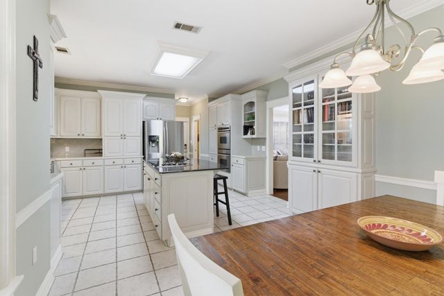 89 Twin Oaks Trace, Hattiesburg, MS 39402