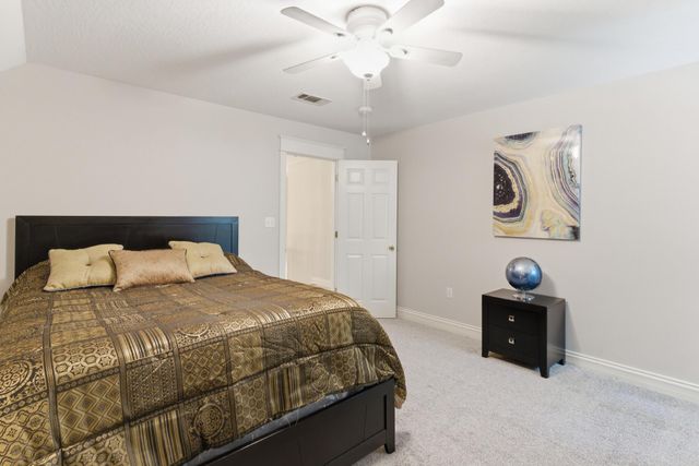 89 Twin Oaks Trace, Hattiesburg, MS 39402