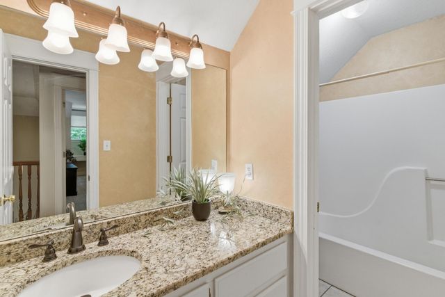 89 Twin Oaks Trace, Hattiesburg, MS 39402