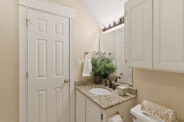 89 Twin Oaks Trace, Hattiesburg, MS 39402