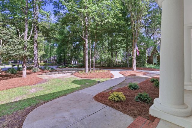 89 Twin Oaks Trace, Hattiesburg, MS 39402
