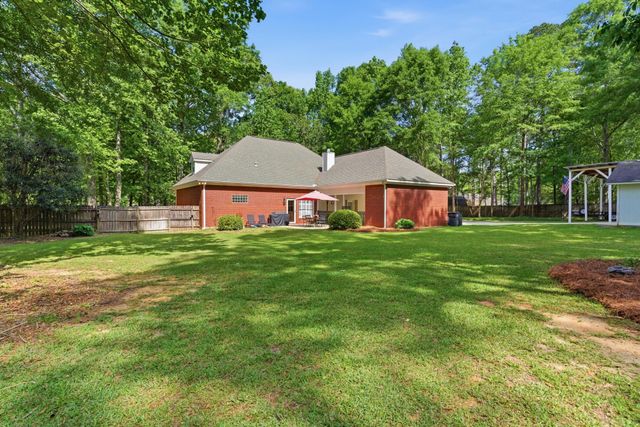 89 Twin Oaks Trace, Hattiesburg, MS 39402