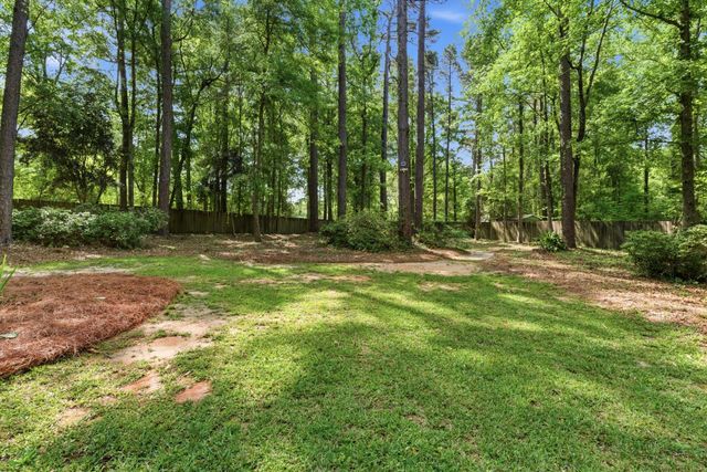 89 Twin Oaks Trace, Hattiesburg, MS 39402