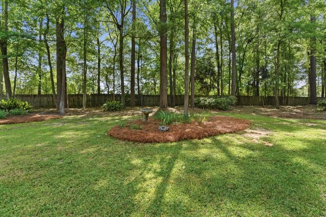 89 Twin Oaks Trace, Hattiesburg, MS 39402