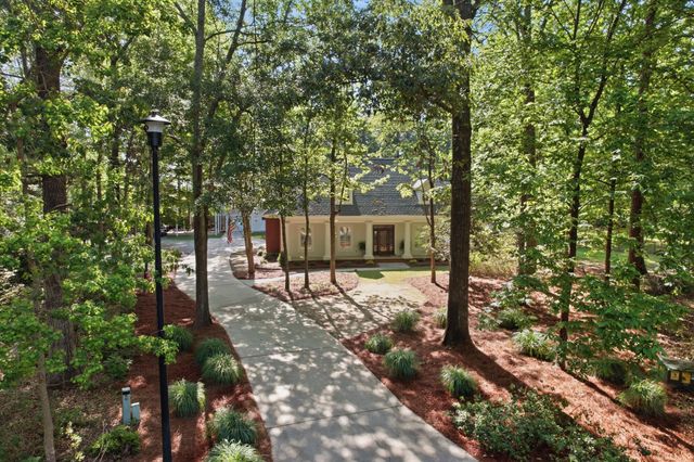 89 Twin Oaks Trace, Hattiesburg, MS 39402