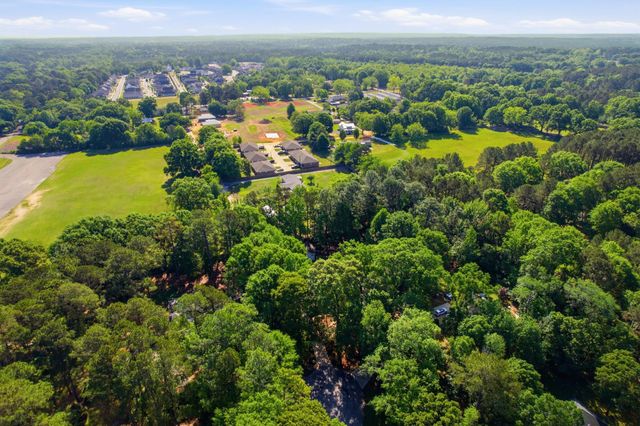 89 Twin Oaks Trace, Hattiesburg, MS 39402