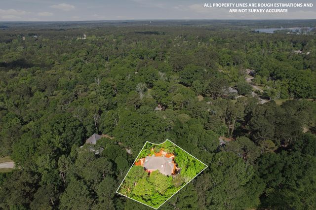 89 Twin Oaks Trace, Hattiesburg, MS 39402