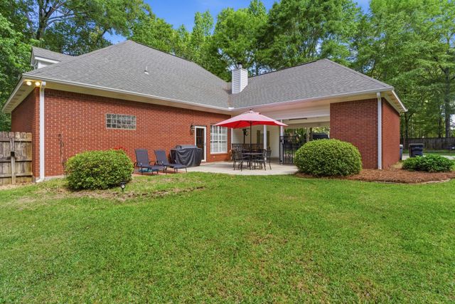 89 Twin Oaks Trace, Hattiesburg, MS 39402