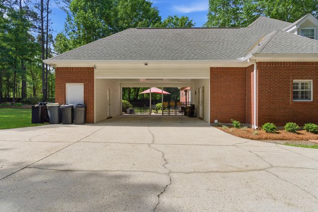 89 Twin Oaks Trace, Hattiesburg, MS 39402