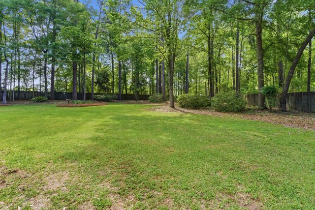 89 Twin Oaks Trace, Hattiesburg, MS 39402