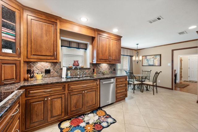 5805 Klinger Road, Arlington, TX 76016