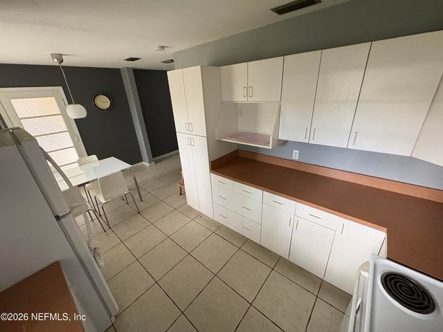 2322 WOODRIDGE Road, Jacksonville, FL 32210