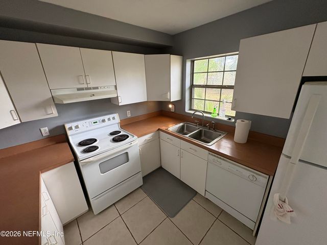 2322 WOODRIDGE Road, Jacksonville, FL 32210