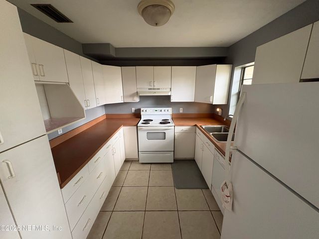 2322 WOODRIDGE Road, Jacksonville, FL 32210