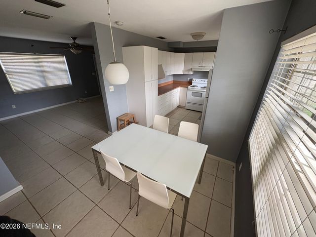 2322 WOODRIDGE Road, Jacksonville, FL 32210