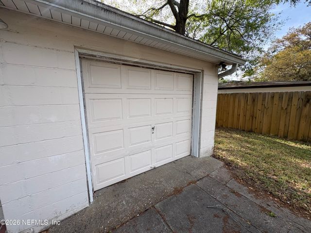 2322 WOODRIDGE Road, Jacksonville, FL 32210