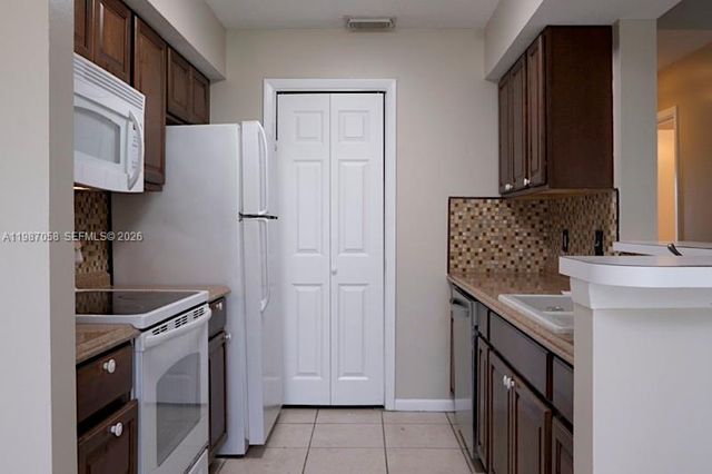 815 W Boynton Beach Blvd 10-205, Boynton Beach, FL 33426