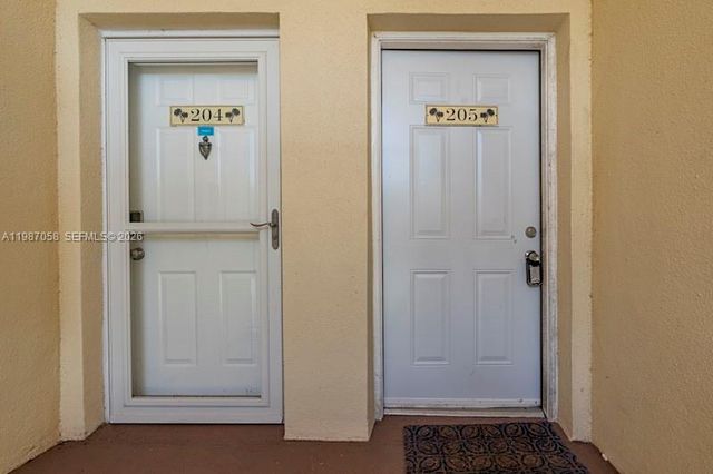 815 W Boynton Beach Blvd 10-205, Boynton Beach, FL 33426