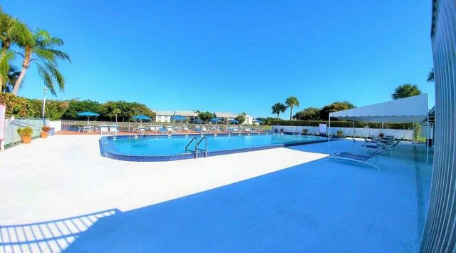 1015 Green Pine Boulevard E3, West Palm Beach, FL 33409