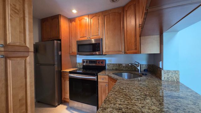 1015 Green Pine Boulevard E3, West Palm Beach, FL 33409