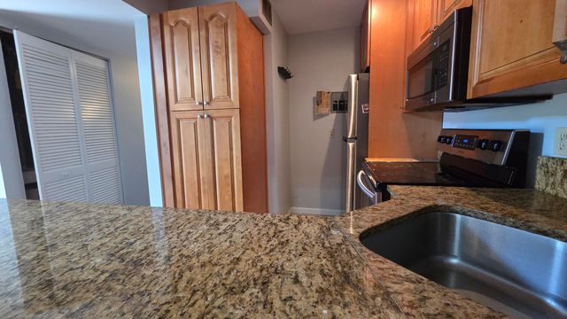 1015 Green Pine Boulevard E3, West Palm Beach, FL 33409