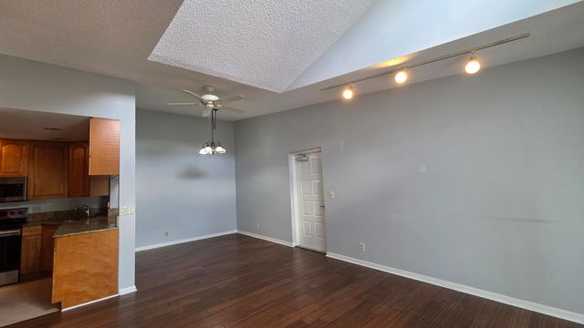 1015 Green Pine Boulevard E3, West Palm Beach, FL 33409