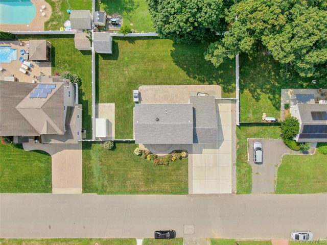 78 Osceola Avenue, Deer Park, NY 11729