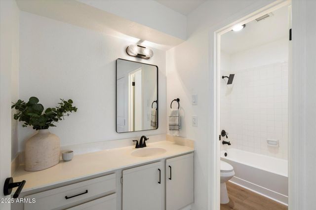 1717 E UNION HILLS Drive 1030, Phoenix, AZ 85024