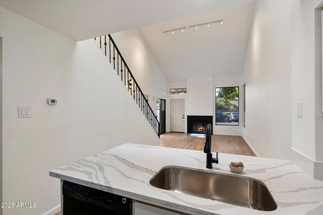 1717 E UNION HILLS Drive 1030, Phoenix, AZ 85024