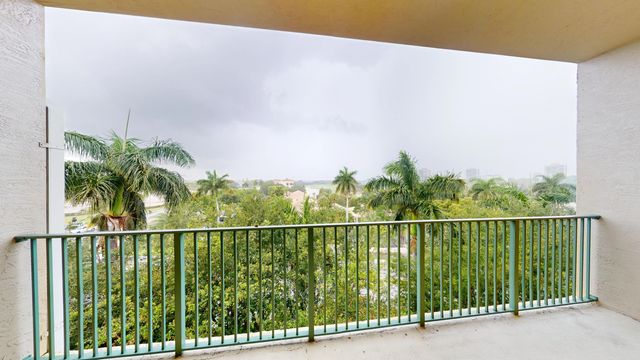 1610 Presidential Way 505, West Palm Beach, FL 33401