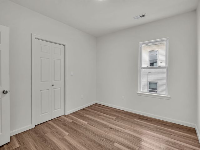 12 Alpine St 1, Worcester, MA 01610