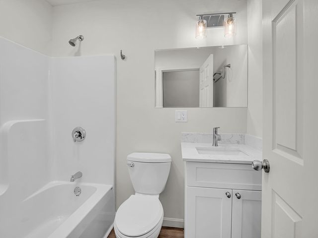 12 Alpine St 1, Worcester, MA 01610