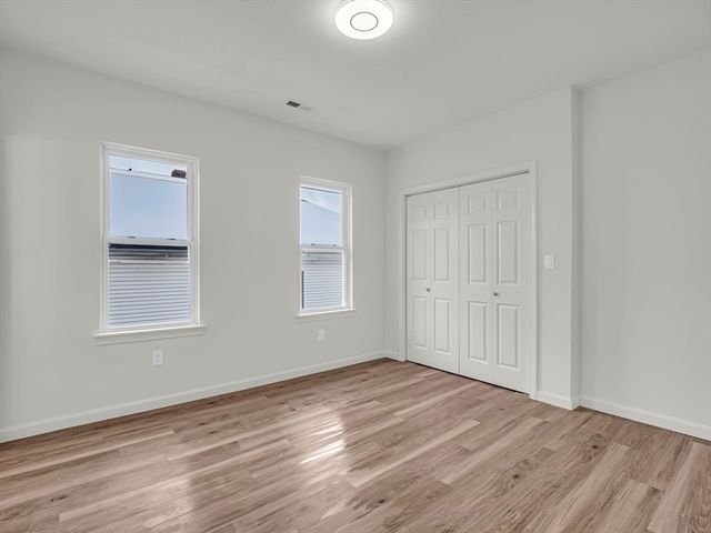 12 Alpine St 1, Worcester, MA 01610