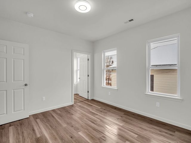 12 Alpine St 1, Worcester, MA 01610