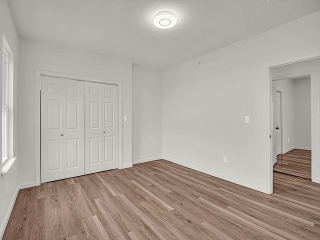 12 Alpine St 1, Worcester, MA 01610