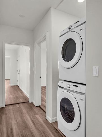 12 Alpine St 1, Worcester, MA 01610