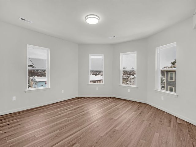 12 Alpine St 1, Worcester, MA 01610