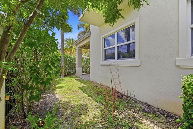 6993 Pines Circle 6993, Coconut Creek, FL 33073