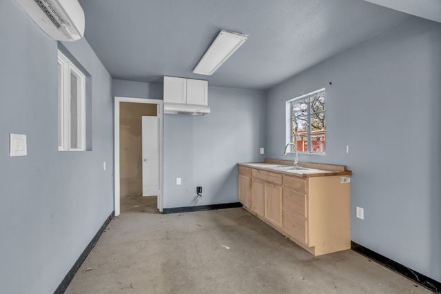 5800 E Roselane Street, Fort Worth, TX 76112